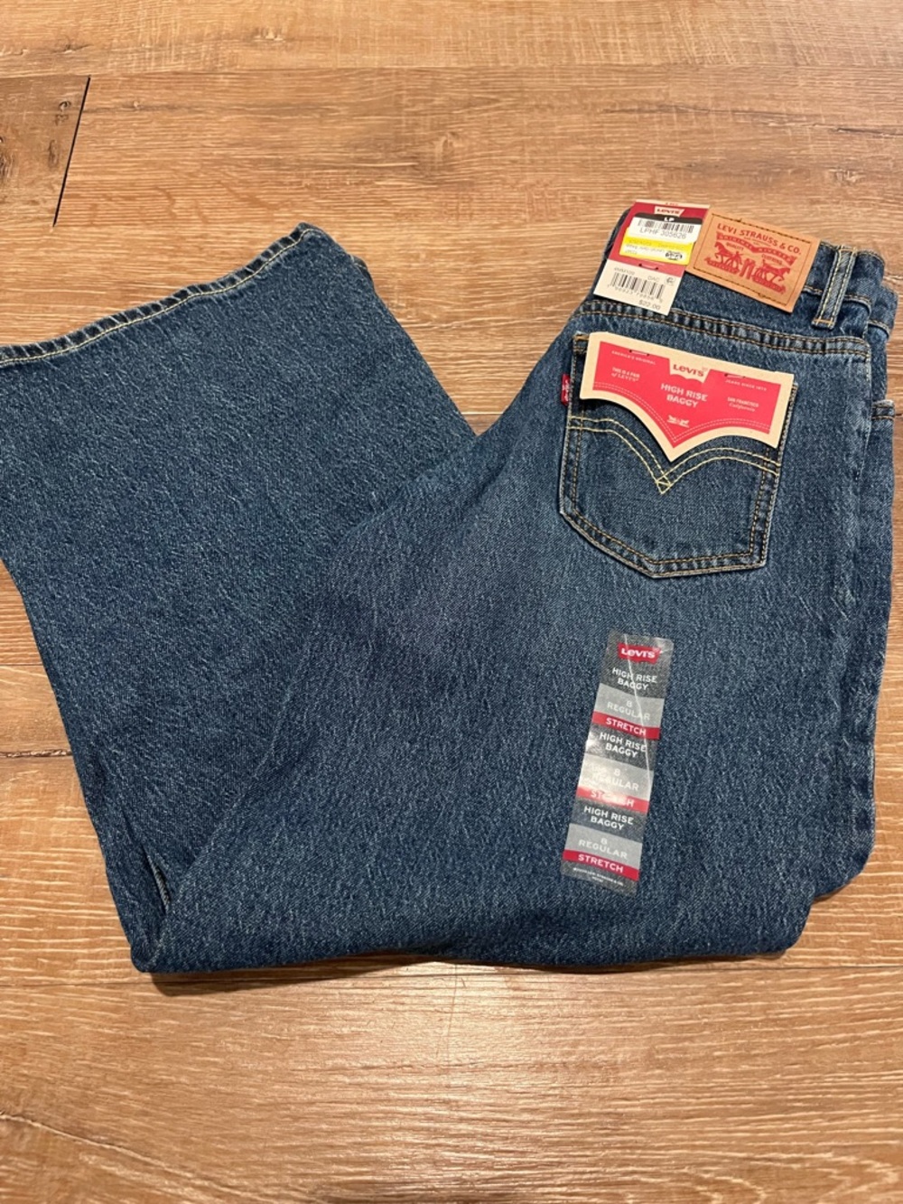 Brand NEW Girls Size 8 High Rise Baggy Levi Jeans